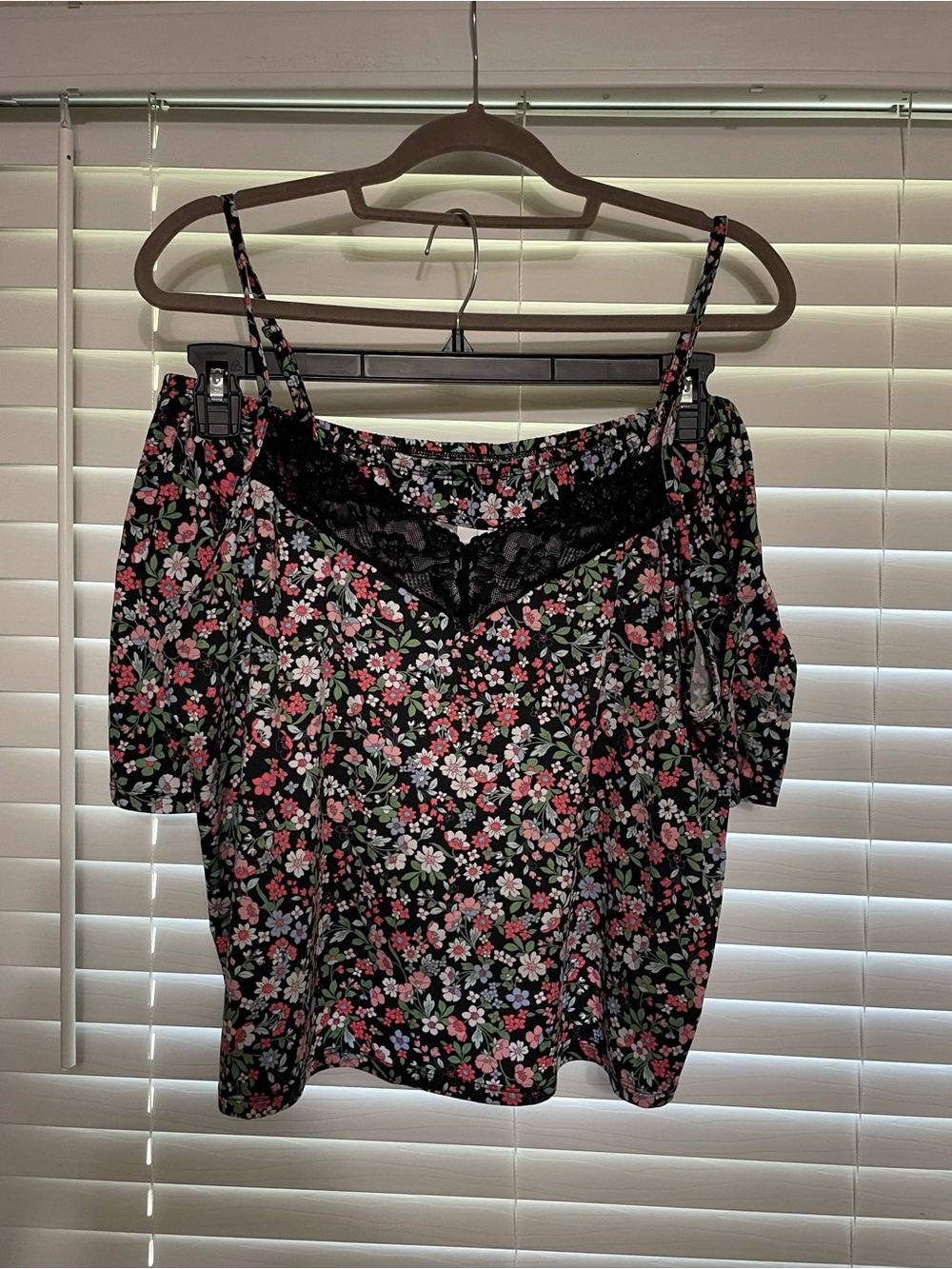 Floral Lace-Trim Women’s tank Top and shorts pajama set